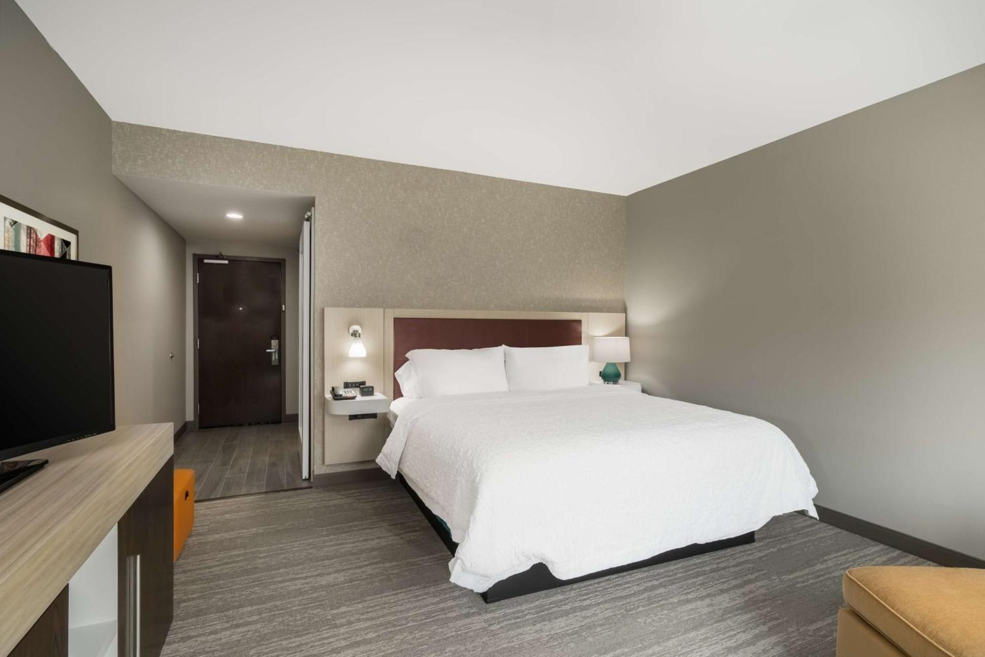 Hotel Hampton 3*